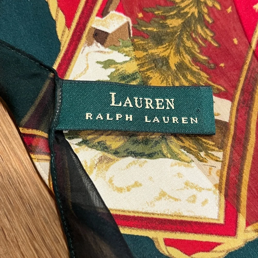 Lauren Ralph Lauren 100% Silkisoie Red & Green Christmas Postcards Square Scarf